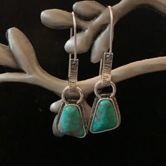3/$20 Turquoise silver color earrings - Picture 1 of 4